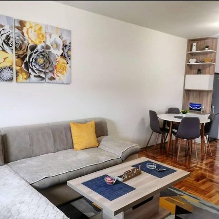 S&D Apartman Lukavica Exterior foto