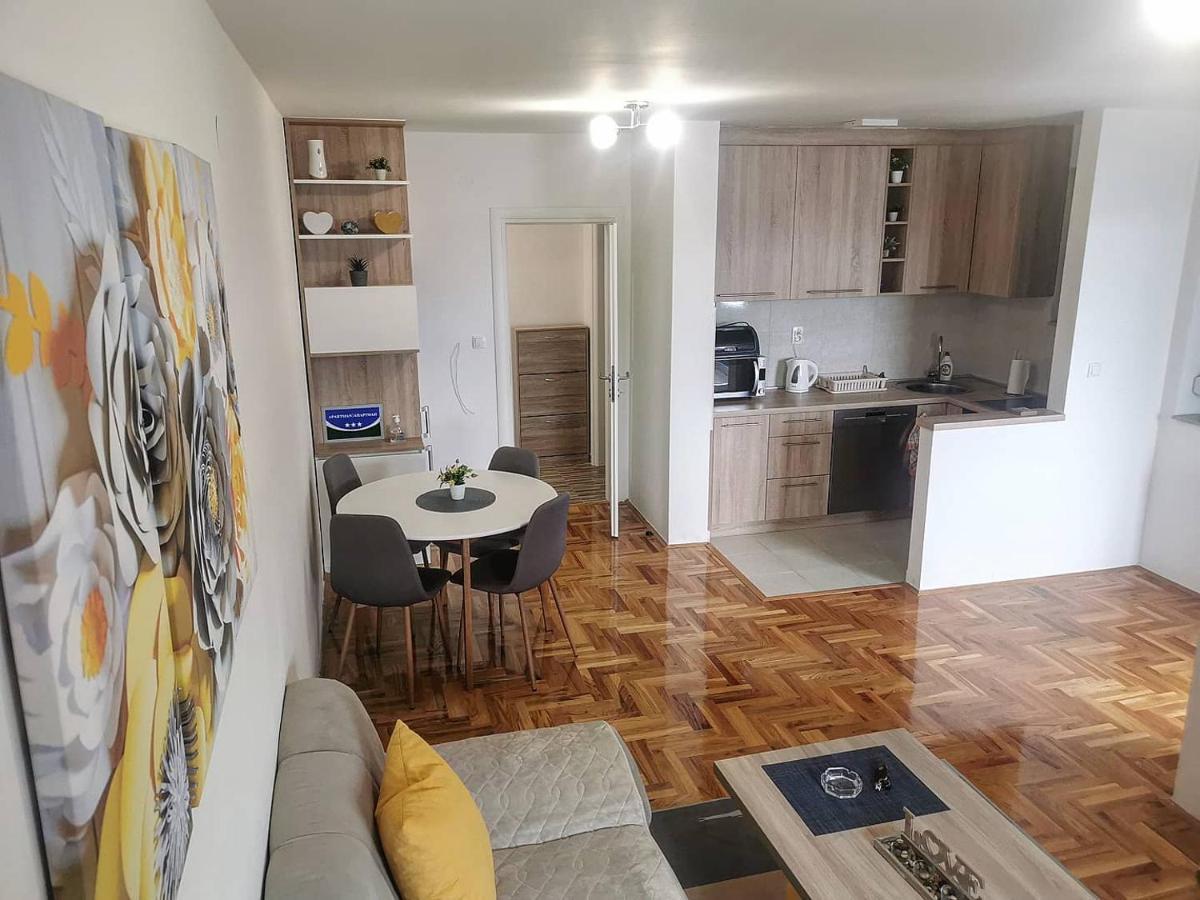 S&D Apartman Lukavica Exterior foto