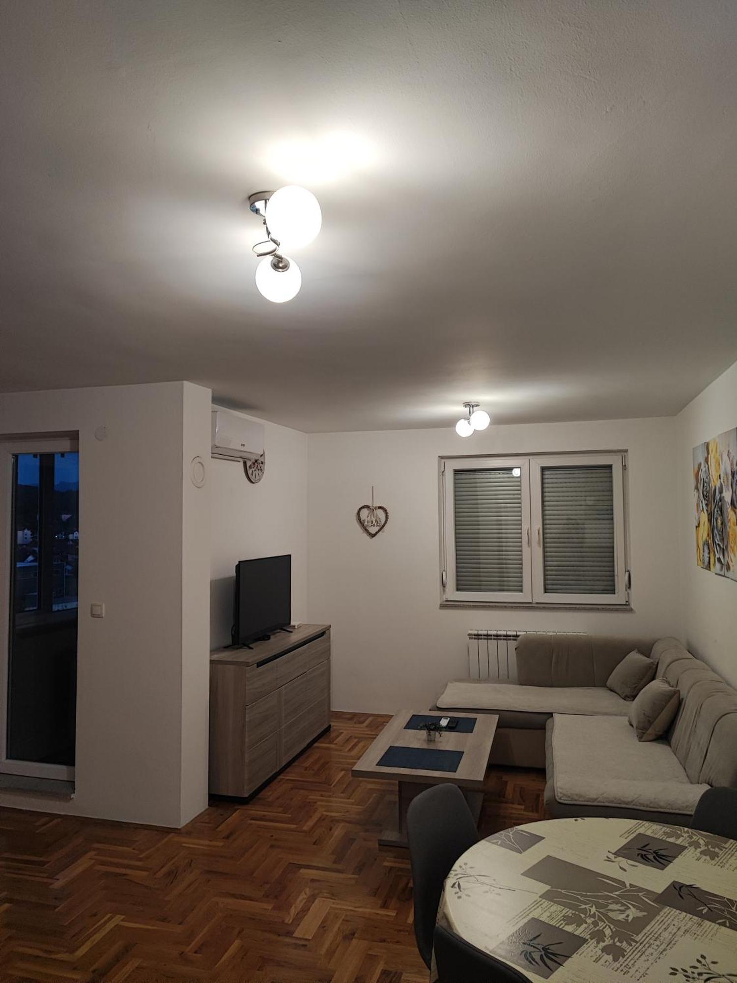 S&D Apartman Lukavica Exterior foto